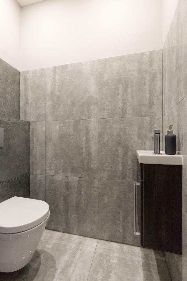 Grand Designer Dream Home In The Center W 3Br/3Bath Budapest Luaran gambar